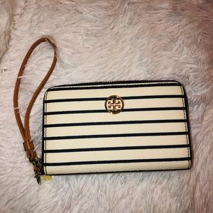Tory Burch Robinson Printed Smartphone Wristlet